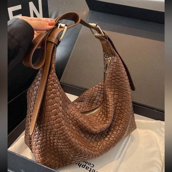 Black or Brown Soft Weave Large Shoulder Bag with Adjustable Shoulder Strap - Picture 2 of 10